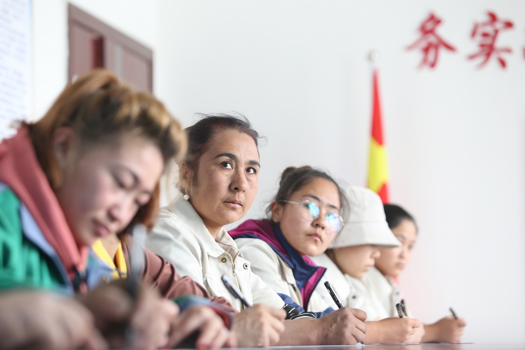 當好產(chǎn)業(yè)扶貧主力軍，打贏(yíng)脫貧攻堅戰